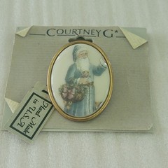 Vintage COURTNEY G Grand Nicholas Santa Christmas Brooch Pin Carded