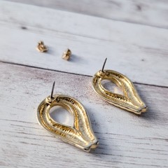 Vintage Earrings for Pierced Ears Stylish Gold Tone