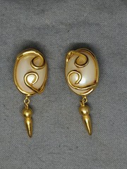 Gtg Gold Tone Swirl Faux Pearl Clip On Dangle Drop Earrings 2.1″