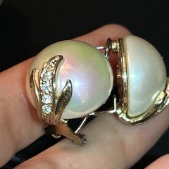 Vintage Carucci Earrings Gold Tone Rhinestone Faux Pearl Pierced 3/4” Beautiful
