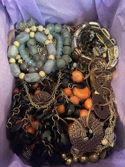 Lot 86 Vintage To Now Jewelry To Wear Sell Or Repurpose – 5.5 Lbs