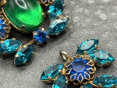 VTG Dog Tooth Prong Blue Green Rhinestone Cupcake Setting Brooch Dangle REPAIR