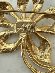 Vtg SIGNED AAI Gold Tone Faux Pearl Butterfly & Flower Brooch Pin 2 Set