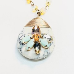 VINTAGE 1945 28 in Necklace Polished Pendant Triple Strand Gold-Tone Rhinestone