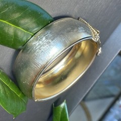 Vintage Bangle Bracelet Estate Jewelry Pre-Owned Textured Gold Plated Wash 7″