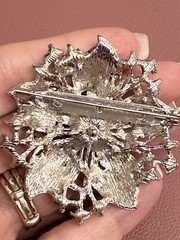 VTG UnSigned Silver Tone Rhinestone Starburst Brooch