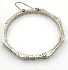Vintage Sterling Silver Engraved Octagonal Hinged Bangle Bracelet