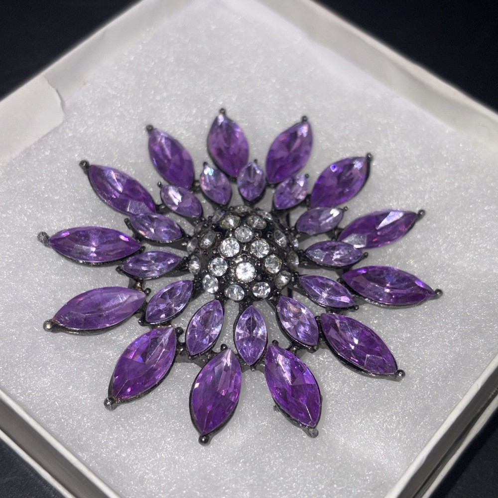 Vtg Flower-Shaped Marquise-Cut Lavender Crystals & Rhinestones 2.5”Brooch/Pin