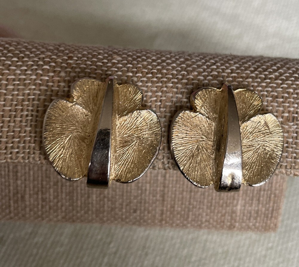 Vintage Hobe Signed Gold Tone Clip On Earrings Jewelry JMS-49
