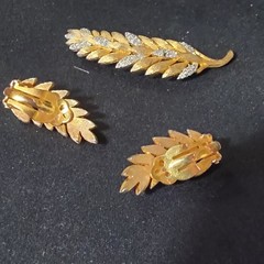Leaf Brooch Pin & Clip-On Earrings Jewelry Set, Gold Tone Marquise Rhinestones