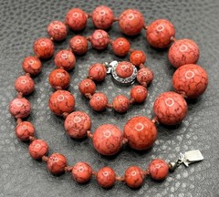 Vintage Red Glass Crackle Bead Necklace Box Clasp Hand Knotted Silver Tone