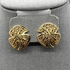 Vintage Gold Tone Clip On Earrings Filigree Fan Clover Design Textured Statement