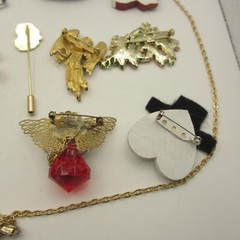 Vintage Christmas Jewelry Lot Santa Tree Angel Snowman Cardinal Poinsettia