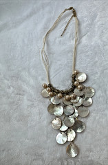 Gorgeous Waterfall statement polished shell pink pearly necklace gold abalone