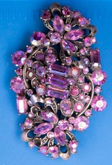 Hollycraft Rhinestone Brooch Pin Gold Tone 2.25″x1.25″ Purple Lavender 1957