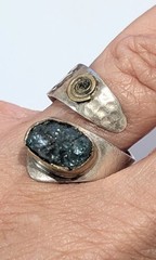Hammered Sterling Silver Brass Genuine Raw Aquamarine Split Shank Wrap Ring YS