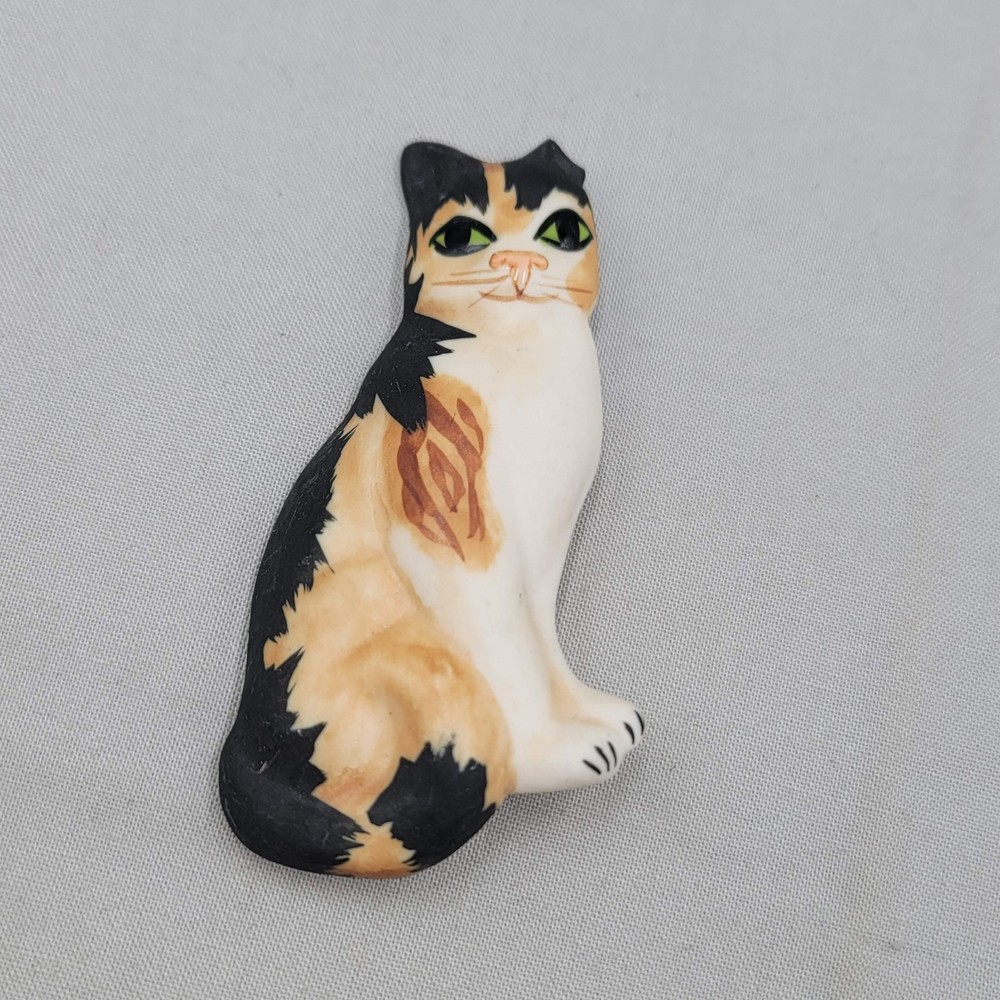 Vintage Ceramic Handpainted Calico Kitty Cat Brooch* 3.5″