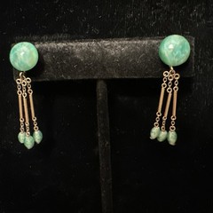 Vintage Green Peking Glass Dangle Earrings gold tone Screw Back signed Marathon