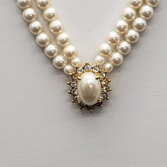 VTG Faux Pearl Double Strand Necklace Gold Tone Rhinestone Oval Center 16″