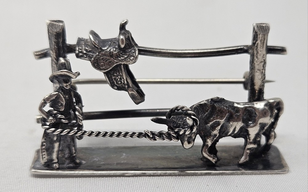 Vintage 3 Dimensional Western COWBOY Roping Steer Sterling Silver Pin Brooch