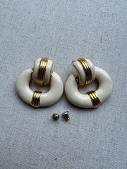 VINTAGE Erwin Pearl PEP White Enamel & Gold Tone Earrings