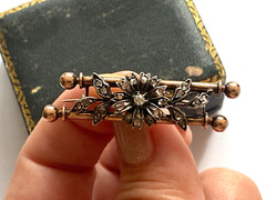 Fantastic Rare 18k Solid Gold Diamonds Flower Vintage Ladies Pin Brooch