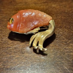 MV Vellano Red Koi Fish Jelly Belly Carved Lucite Brooch Pin MCM Vtg FOR REPAIR