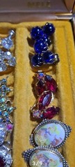Lovely Vintage Mele Jewelry Box With 14 Pairs Of Vintage Earrings Rhinestone
