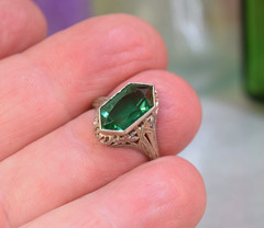 Antique Art Deco 10K White Gold Filigree Green Stone Ring sz 5.25