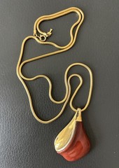 VTG Crown Trifari Burgundy Lucite Teardrop Pendant Gold Tone Chain Statement 33”