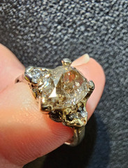 2.CARAT center NATURAL Diamond “Not a LG enhanced” w/side diamonds, 14k solid yg