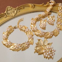 Vintage Style Pearl Jewelry Set Gold Leaf Necklace Bracelet Brooch & Earrings