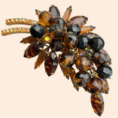 BOOK PIECE JULIANA D&E TORTOISE STRIPED RHINESTONE BEADS CHA CHA LEAF BROOCH