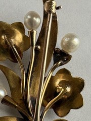 READ Victorian 10K 18K Mixed Metals Pearl Mine Cut Diamonds Leaf Flower Brooch