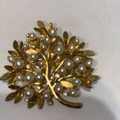 Vintage Faux Pearls and Tiny Rhinestones Gold Tone Brooch Pin 2 Inch