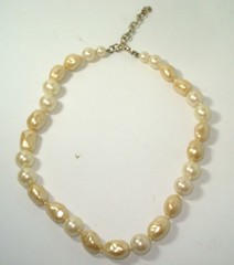 VTG Carolee Large PEARL Single Strand Faux Necklace SOUTH SEE look Carol Lee