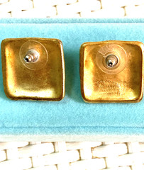 Vtg Goldtone Earrings 1 in sq with B1K 1/2″ Round Cabochon in Bezel & Post Backs