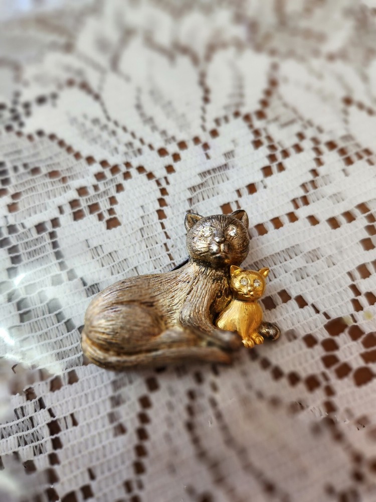 Mother Cat w/ Kitten 1970s Brooch Pin Gold & Tones Rhinestone Eyes VINTAGE