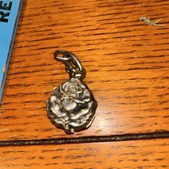 Vintage Rose Pendant / key chain Jewelry slide open double sided