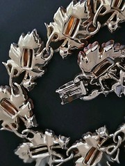 Signed Vintage Lisner Two Tone Amber/Brown Thermoset Oak Leaf Parure Set
