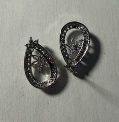 Vintage Nolan Miller Tear Drop Earrings Silvertone Crystal Flowers 3/4”