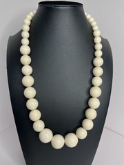 1970-80s Cream Plastic Graduated Beaded Necklace 24 In