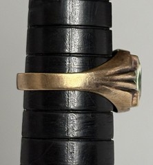 ANTIQUE 10K YELLOW GOLD URANIUM GREEN SPINEL GEMSTONE RING size 6.5 STUNNING