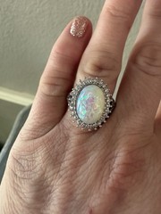 Vintage Opalescent Moonstone Dome Crystal Cocktail Silver Tone Ring – Size 7