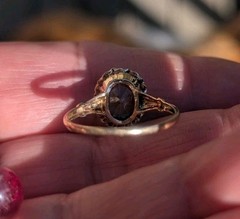 Vintage 10 K Yellow Gold Ring with lime green tourmaline Size 7