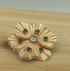 Vintage Gold Tone Flower Green Rhinestone Brooch Pin Pendant