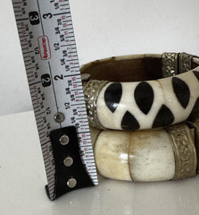 Vintage Boho Chunky Bovine Bone & Horn Hinged Bangle Bracelets – Set of 2