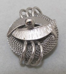 Vtg CONTINENTAL Modernist Layered Silver Tone Mesh Brooch w Tag 1-3/4” NOS