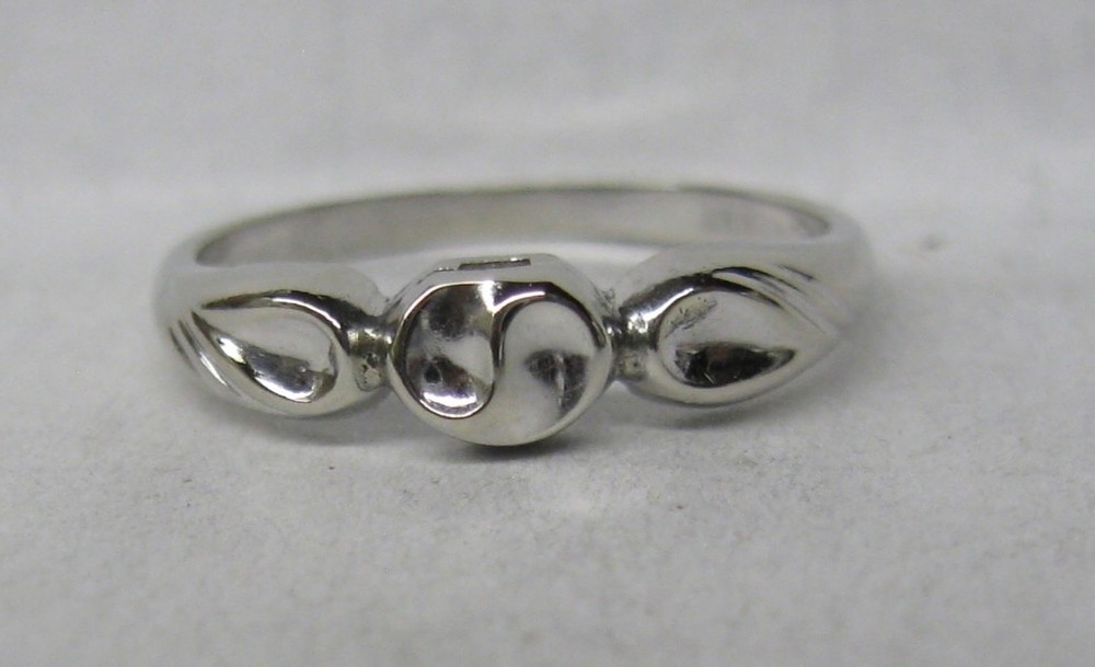 FANCY ANTIQUE VINTAGE 14K WHITE GOLD BAND RING SIZE 6