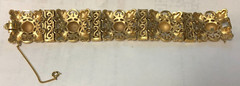 VINTAGE- SIGNED- CROWN TRIFARI – GOLDTONE-LINK- BRACELET- 1955-1969-Safety Clasp